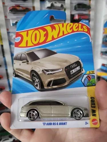 17 Audi RS6 Avant Bege Hot Wheels.