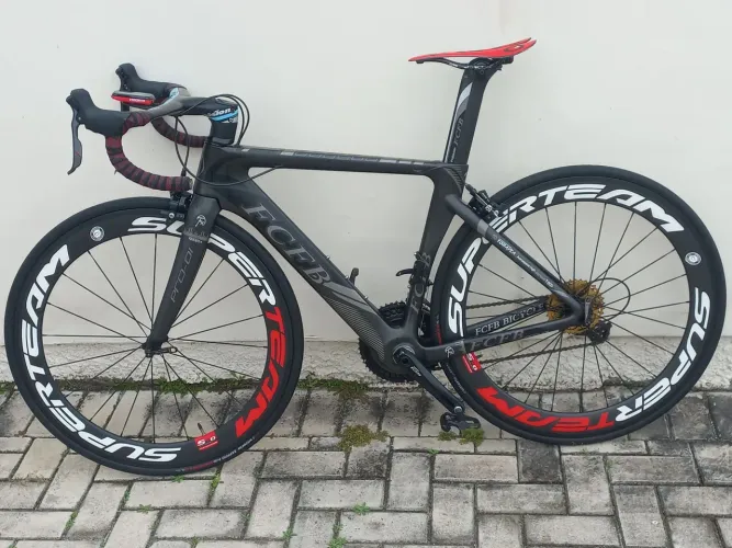 Bicicleta speed fibra de carbono toray profissional FBFC. Ano 2018.