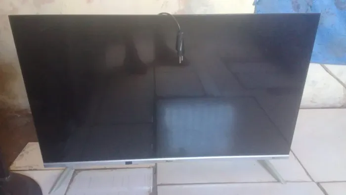 TV Philco em ótimo estado Tela perfeita, sem manchas Acompanha controle Funcionando 100%