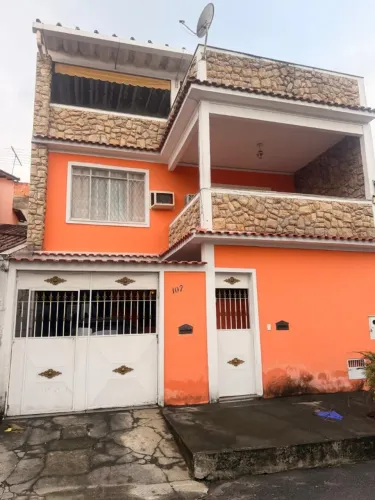 Casa dupla em Nova Iguaçu, 3 andares vaga de garagem 3 carros