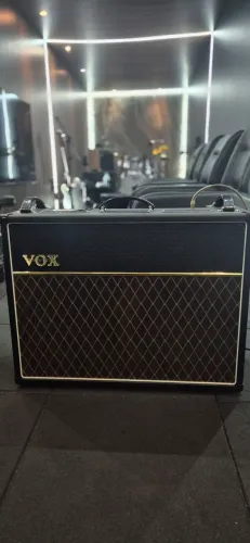VOX AC30 - AMPLIFICADOR