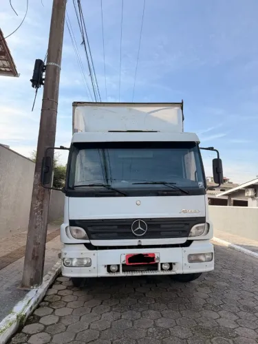 Mercedes-Benz Atego 2007 Baú 7,5mts