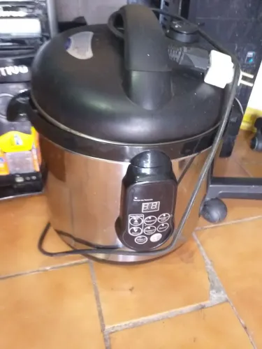 Panela de pressão grande 