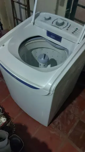 Máquina de lavar Electrolux 13kg semi-nova R$ 800,00 tratar *