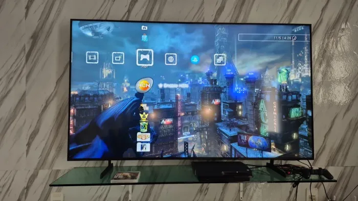 Ps3 desbloqueado e com vários jogos e as lojas online para baixar wuais jogos vc quiser 