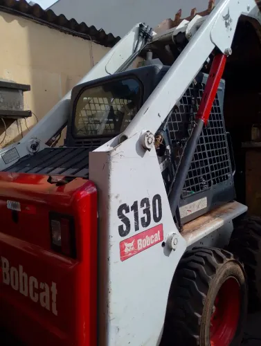 Bob cat 2012 modelo S130