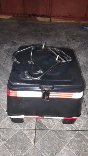Baú 90 litros com churrasqueira própria pra esse tipo de baú!
