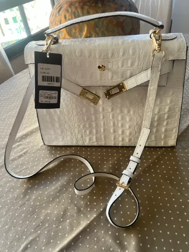 Bolsa branca em couro