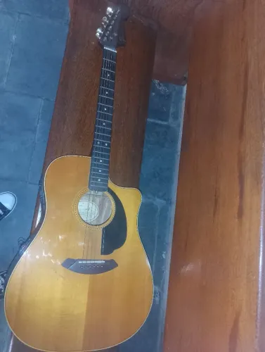 Violão Fender