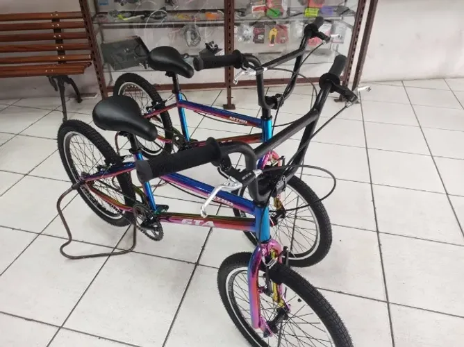 BMX GTA aro 20" camaleão faixa de 6/12 anos reforçada nova a pronta entrega.