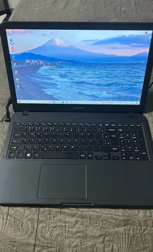 Notebook Samsung Essentials E20 4GB RAM HD 500GB + Carregador (Usado)