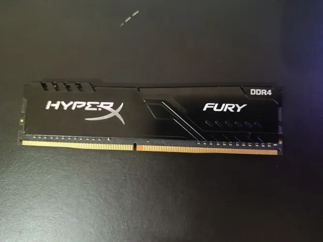 VENDO MEMORIA RAM DDR 4 NO PRECINHO POIS ESTOU DISFAZENDO DO PC