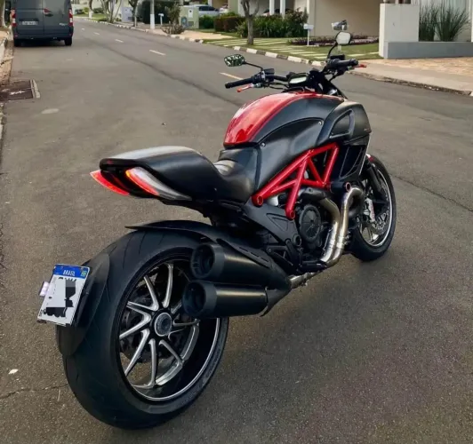 Ducati Diavel Carbon