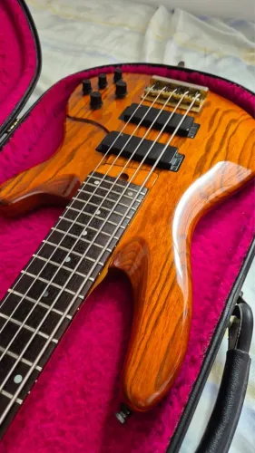 Baixo Yamaha TRB 5i - circuito JP1