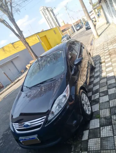 Ford Fiesta Sedan SE 1.6 16V Flex 4P 2013