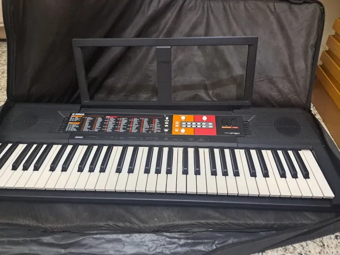 Teclado yamara seminovo