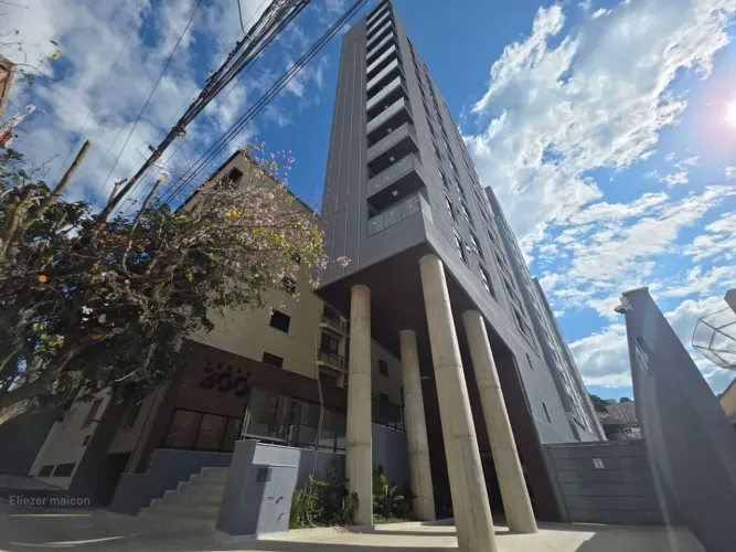 Apartamento a venda com varanda gourmet no Centro de Poços de Caldas mg