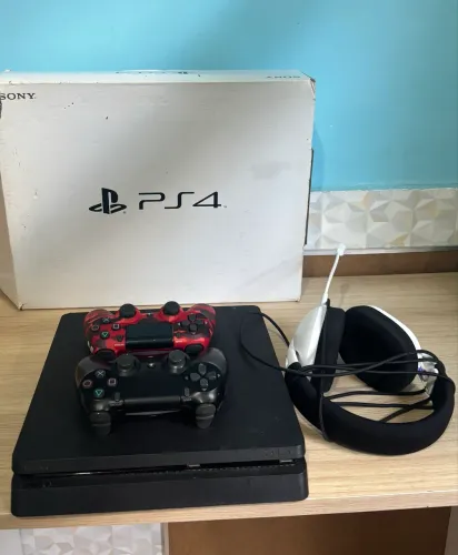 PS4 Slim 1 TB Completo + 2 Controles + Caixa,Jogos,Acessórios e um Fone!