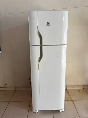 Geladeira Electrolux DC44 Duplex 362 Litros - 220V - Excelente Estado