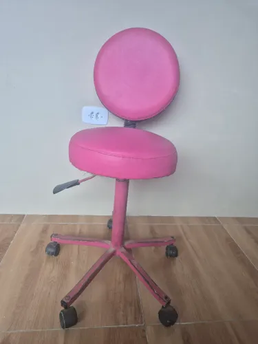 Cadeira Mocho Giratória com Encosto - Ideal para Clínicas/Estúdios