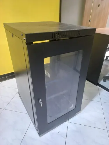 Rack para Servidor Piso - Usado