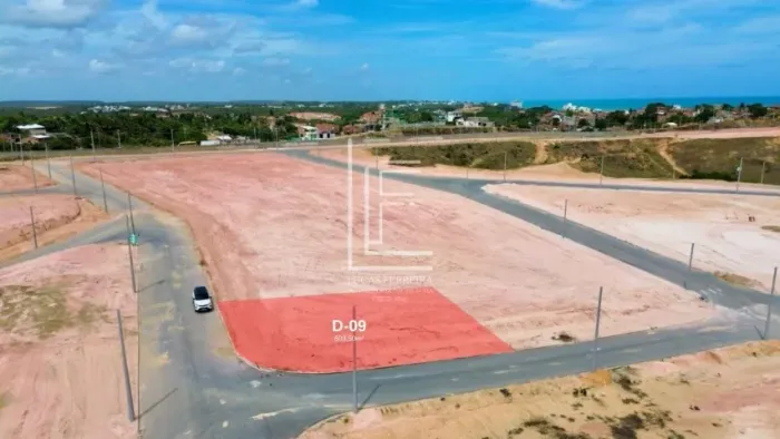Lote de esquina com 503,50m² em condomínio de altíssimo padrão em Jacarecica - Cd Tramonto