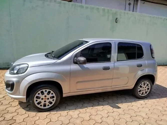 Fiat Uno Attractive 1.0 EVO Fire Flex 8V 5P 2021