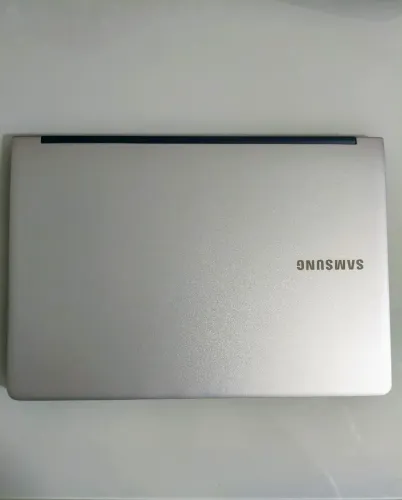 Ultrabook Samsung - Ultra Fino, Leve e Elegante