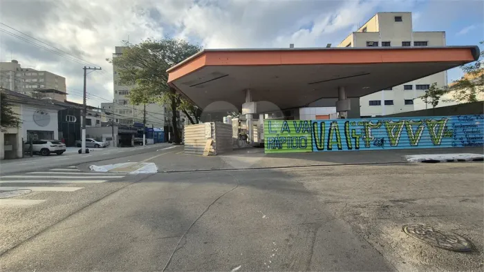 Prédio inteiro para locação em Santana - SP