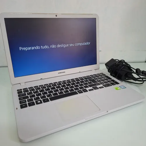 Notebook Samsung Essentials 