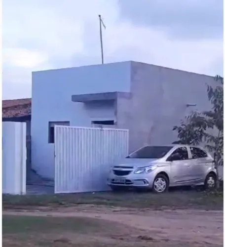 Vende-se casa na Baía da traição,