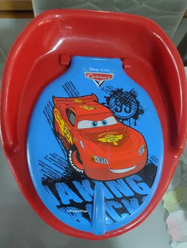 Troninho com assento  de brinde infantil 