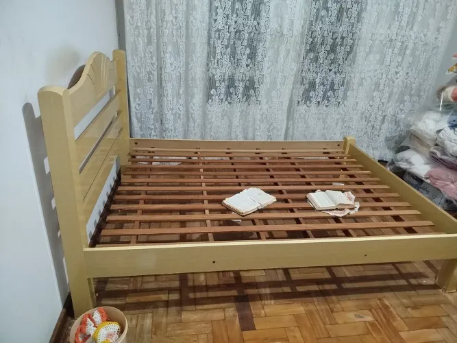 VENDO CAMA DE CASAL COM EXTRATO EM EXCELENTE ESTADO DA CAMA TAMANHO PADRÃO
