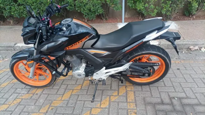 Cb twister 250cc edição limitada 
