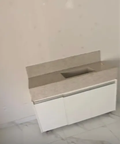 Janela, toldo, Grades, Vaso e Cuba, Pia com armário, duas grades 