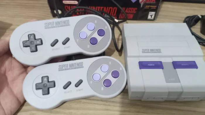 Super Nintendo Classic Edition Mini em excelente estado