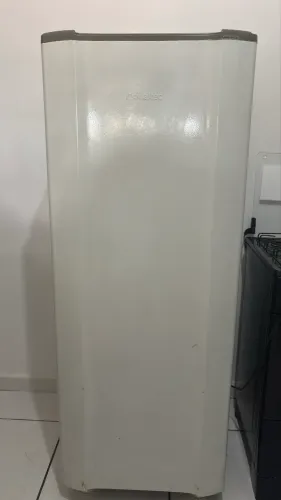 Geladeira Esmaltec