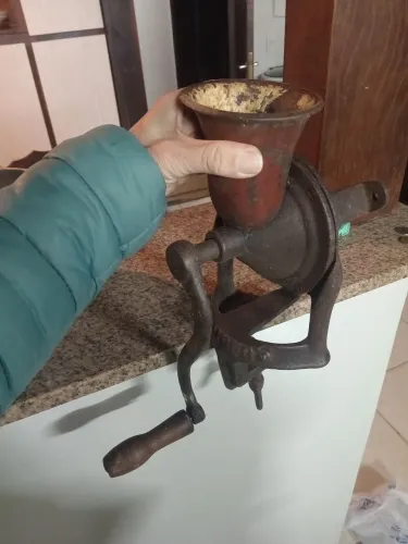 Moedor de café antigo