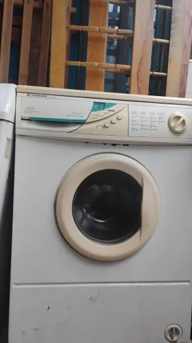 Vendo máquina com defeito 