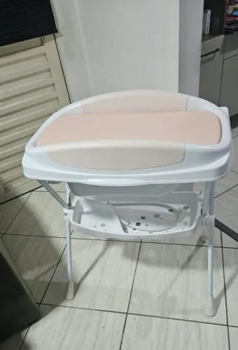 Banheira de Bebê com Trocador Galzerano Premium Branco e Rosa.<br><br>*R$300,00*