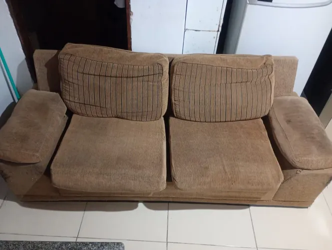 Sofá ortopédico, grande, marrom, usado (Aceito ofertas ).