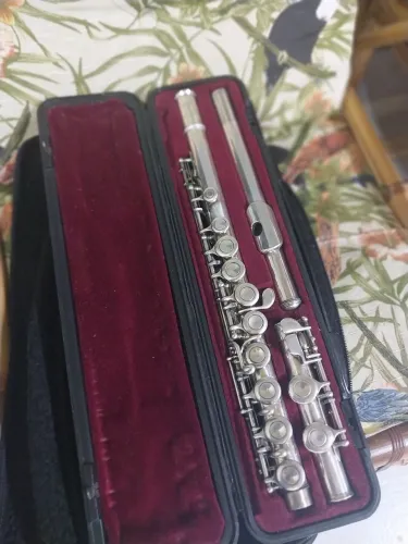 Flauta teansversal yamaha 211