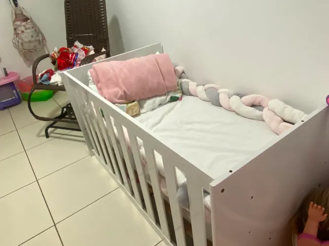 Vendo berço/cama + Colchão