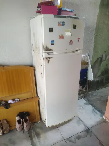 Geladeira Consul para reparo não está gelando