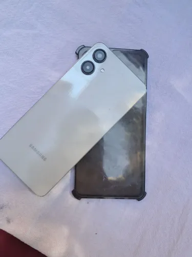 Vendo celular Samsung a06 128 GB