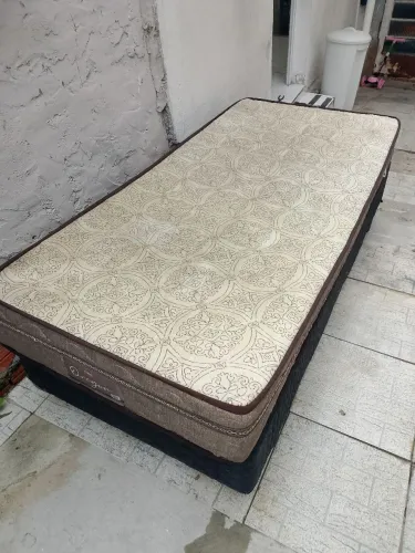 Cama box com colchão de solteiro