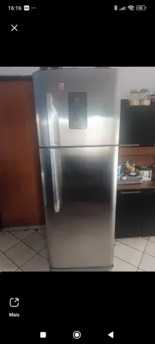 Geladeira Eletrolux 470l com defeito 