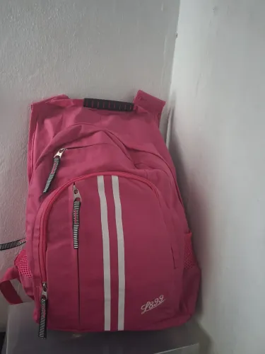 Mochila Esportiva Pink com 2 divisões e alguns compartimentos
