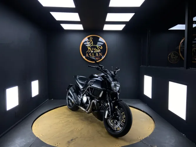 Ducati Diavel 1198 2015