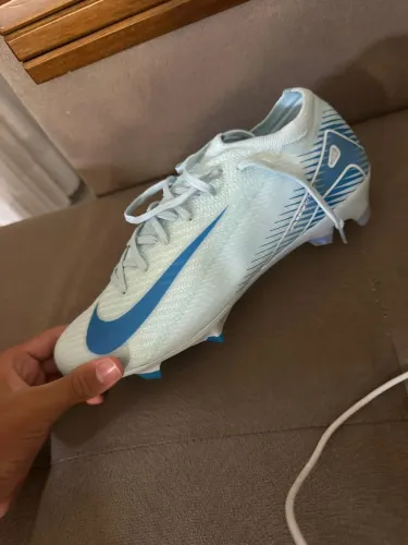 Chuteira nike mercurial